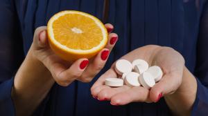 Vitamin C ist ein starker Antioxidant und fördert die Neutralisierung der  freien Radikale.